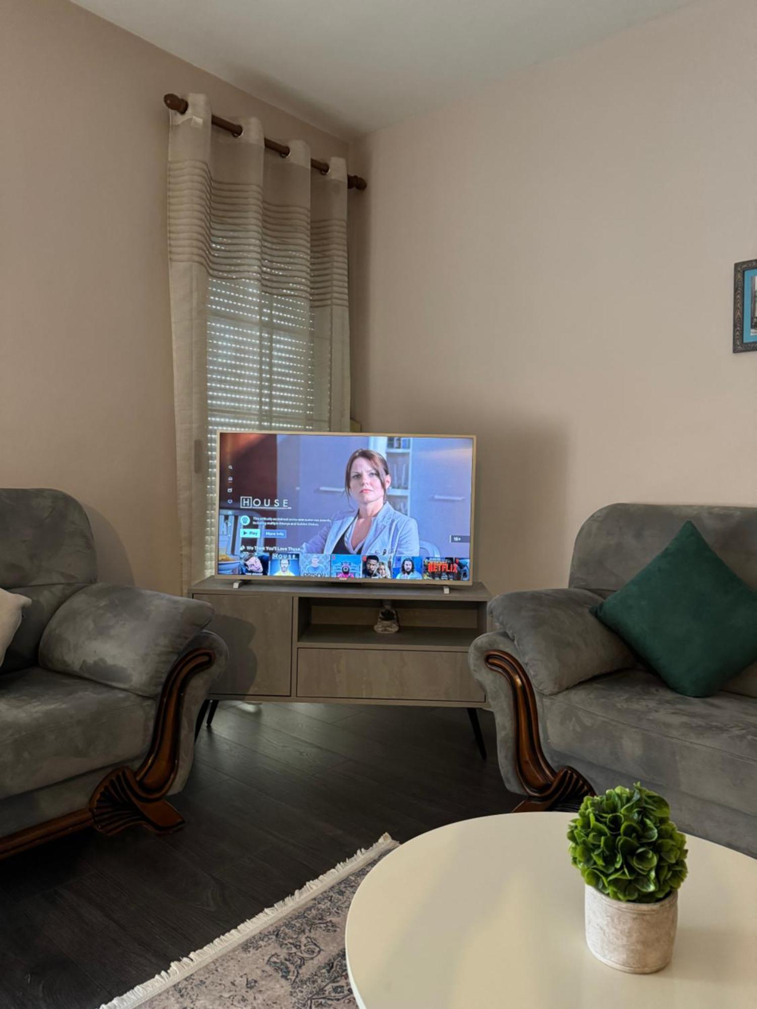 Pedestrian Street Center Apartment Shkodra Kültér fotó